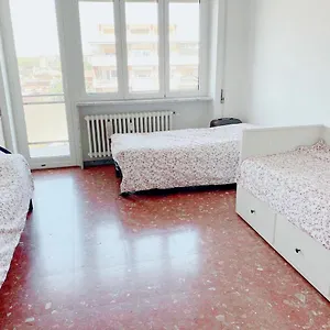 Bed & Breakfast Female Dormitory For Only Female, Rome